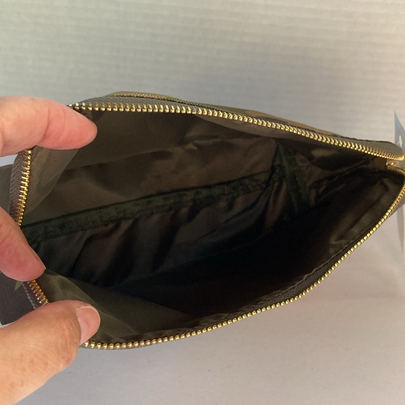 BLOOMINGDALES Camouflage Pink Lipstick Zippered Cosmetic Bag 9.5 x 5.5 x 3 in - Picture 7 of 9